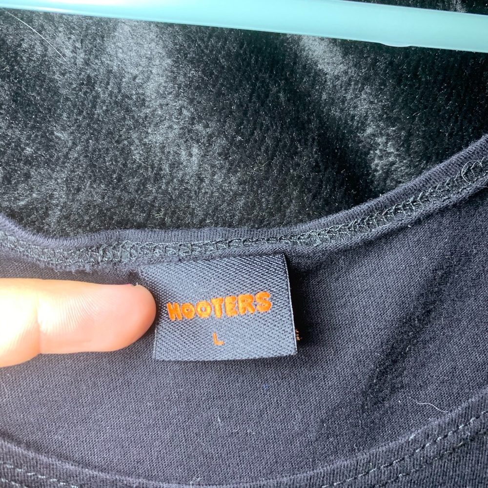 hooters tank - Picture 2 of 2